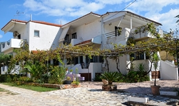 Vila Akis